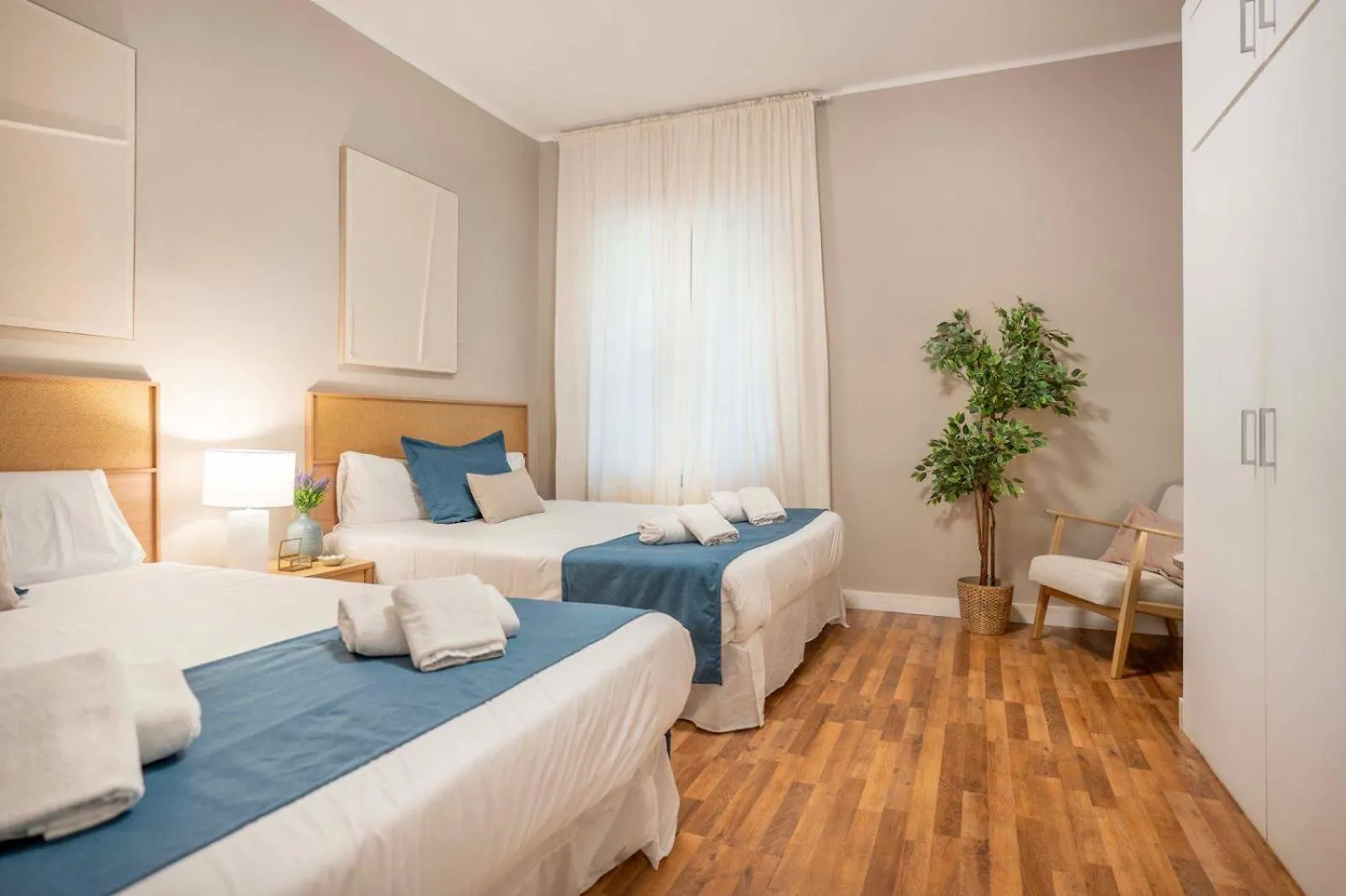 Sagrada Familia Secret Apartment Barcelona