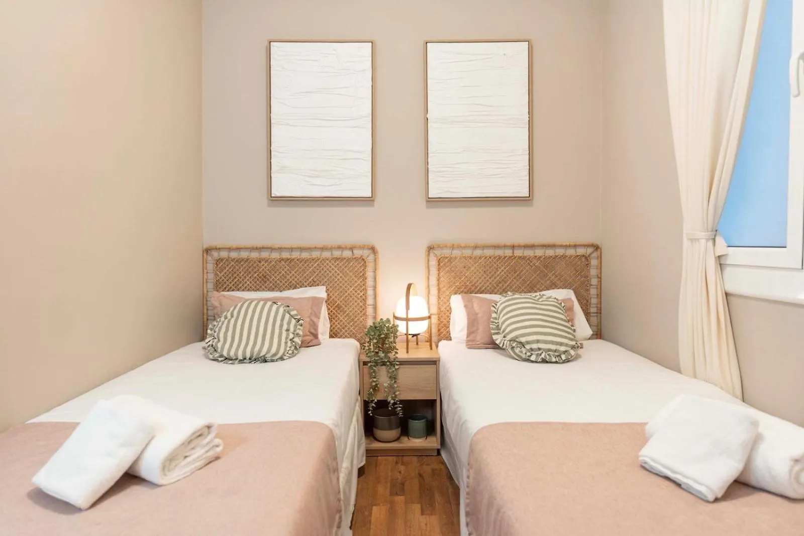 Sagrada Familia Secret Apartment Barcelona